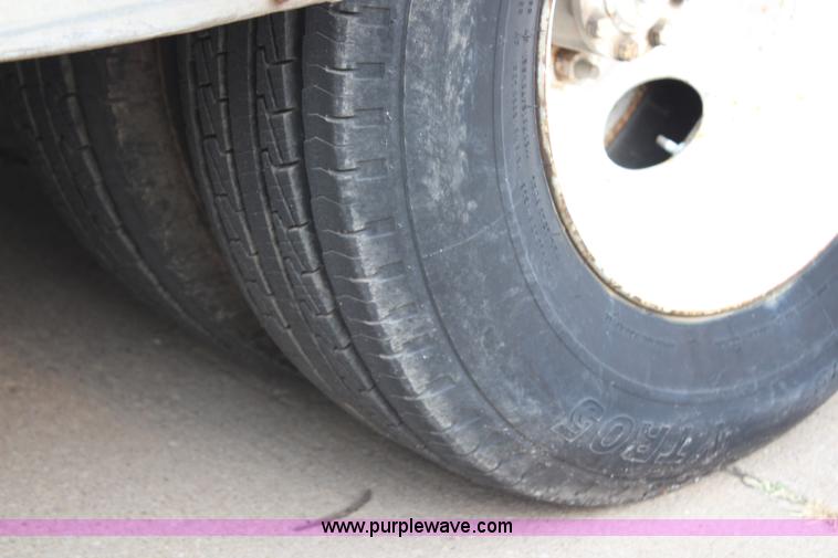 image for item H6644 1989 Ford Econoline E350 box truck