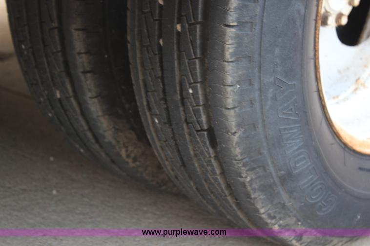 image for item H6644 1989 Ford Econoline E350 box truck