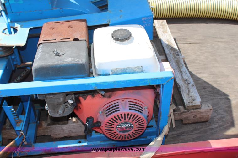 image for item H6660 Goosen bale chopper