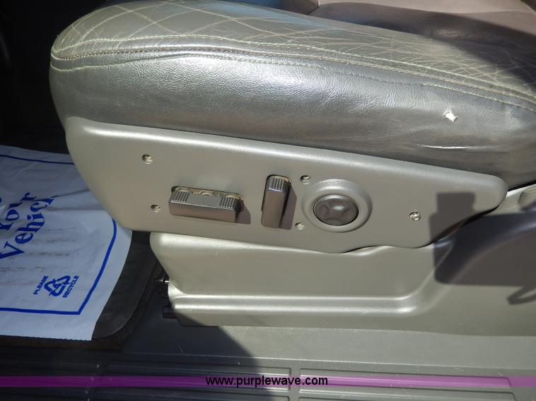 image for item I4333 2005 Chevrolet Silverado 1500 Z71 Off-Road Crew Cab pickup truck