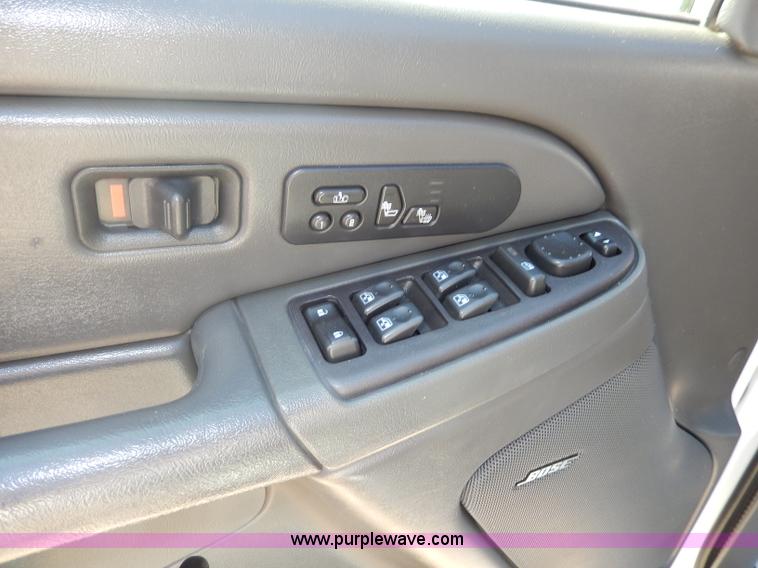 image for item I4333 2005 Chevrolet Silverado 1500 Z71 Off-Road Crew Cab pickup truck