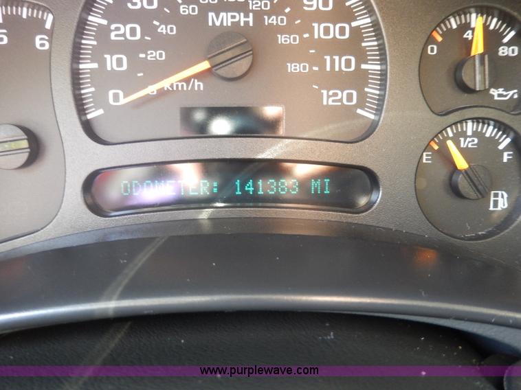 image for item I4333 2005 Chevrolet Silverado 1500 Z71 Off-Road Crew Cab pickup truck