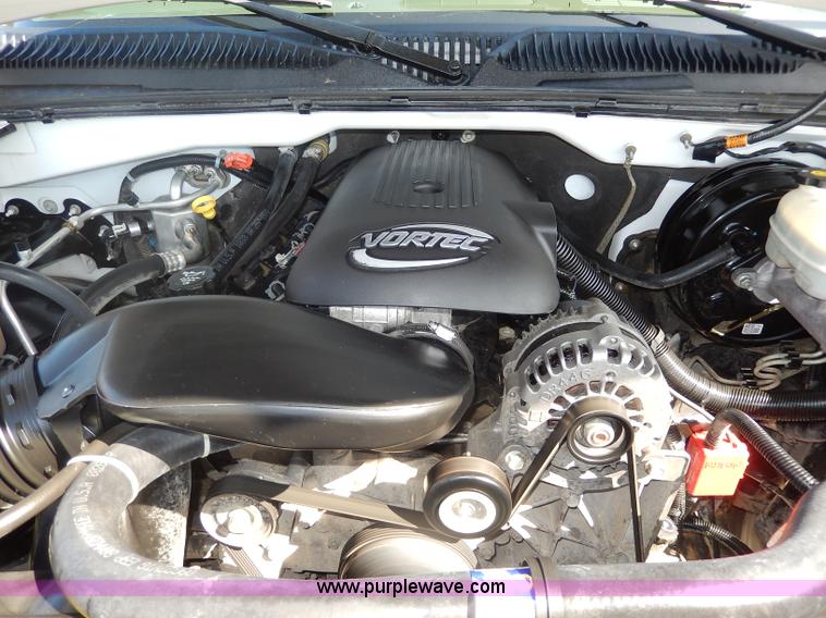 image for item I4333 2005 Chevrolet Silverado 1500 Z71 Off-Road Crew Cab pickup truck