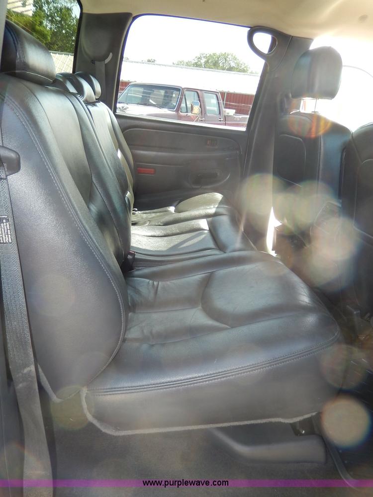 image for item I4333 2005 Chevrolet Silverado 1500 Z71 Off-Road Crew Cab pickup truck