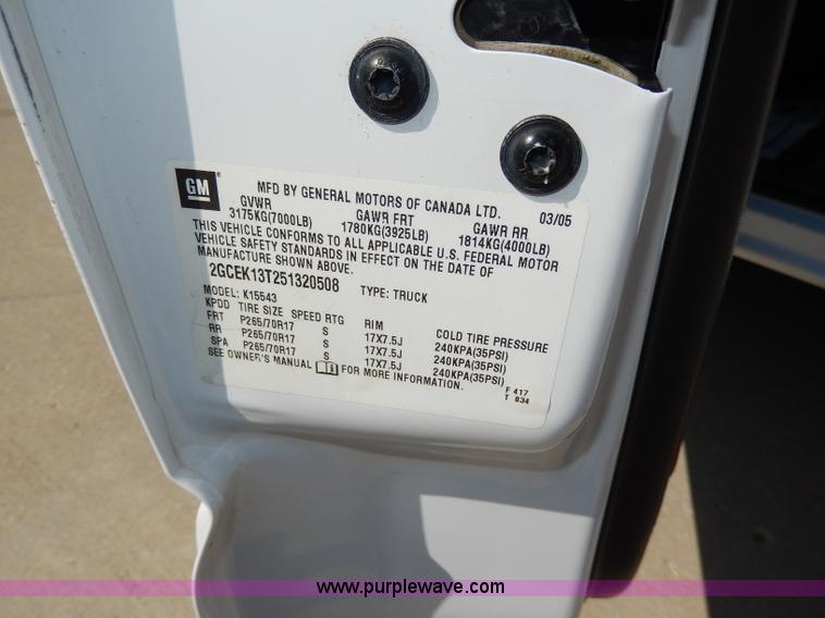 image for item I4333 2005 Chevrolet Silverado 1500 Z71 Off-Road Crew Cab pickup truck