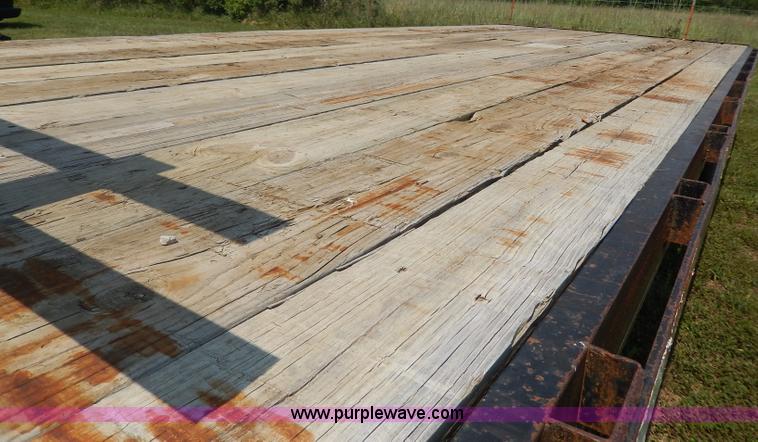 image for item I4343 2005 Hay Van gooseneck trailer