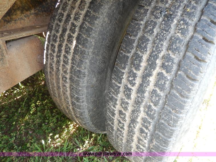 image for item I4343 2005 Hay Van gooseneck trailer