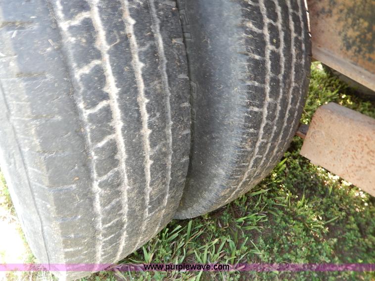 image for item I4343 2005 Hay Van gooseneck trailer