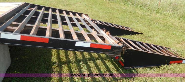 image for item I4343 2005 Hay Van gooseneck trailer