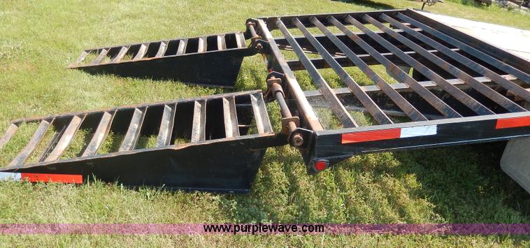 image for item I4343 2005 Hay Van gooseneck trailer