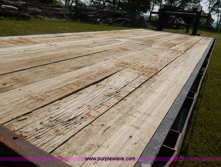 image for item I4343 2005 Hay Van gooseneck trailer