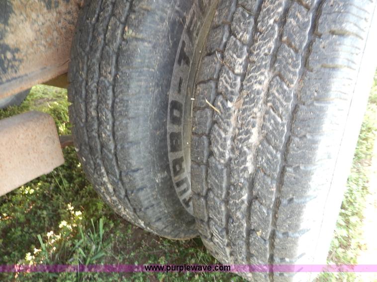 image for item I4343 2005 Hay Van gooseneck trailer