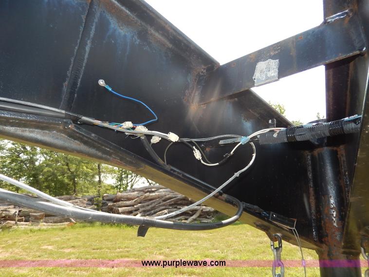 image for item I4343 2005 Hay Van gooseneck trailer