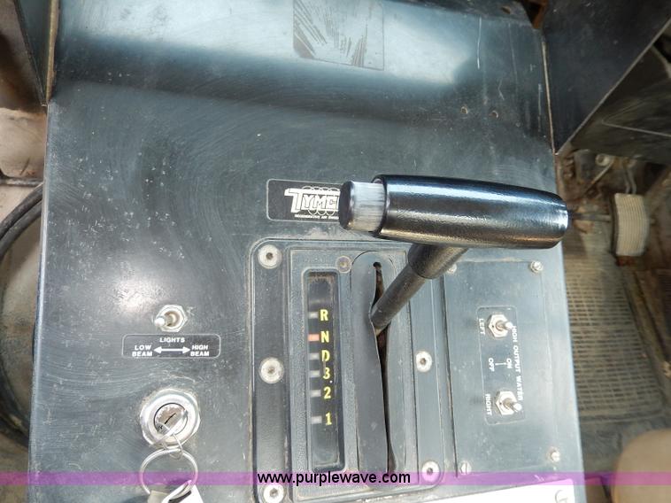 image for item I4371 1992 International 4600 street sweeper truck