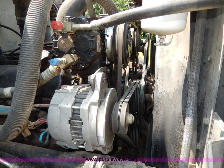 image for item I4371 1992 International 4600 street sweeper truck