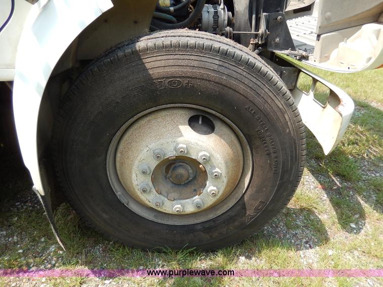 image for item I4371 1992 International 4600 street sweeper truck