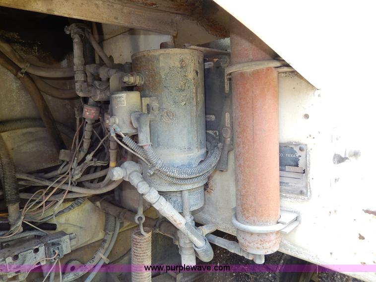 image for item I4371 1992 International 4600 street sweeper truck