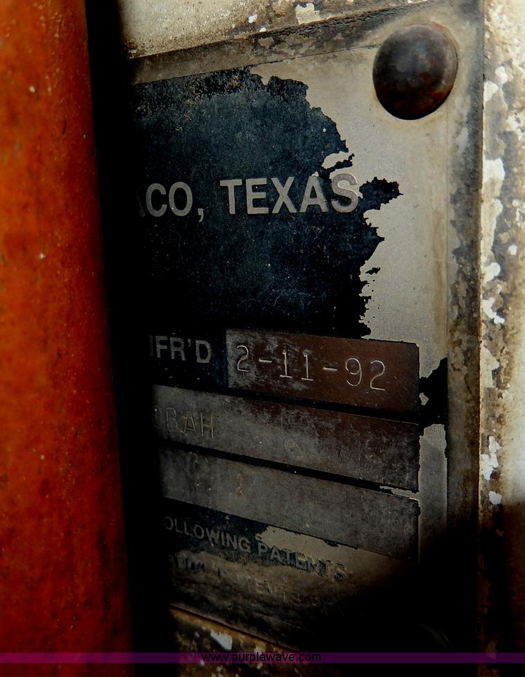 image for item I4371 1992 International 4600 street sweeper truck