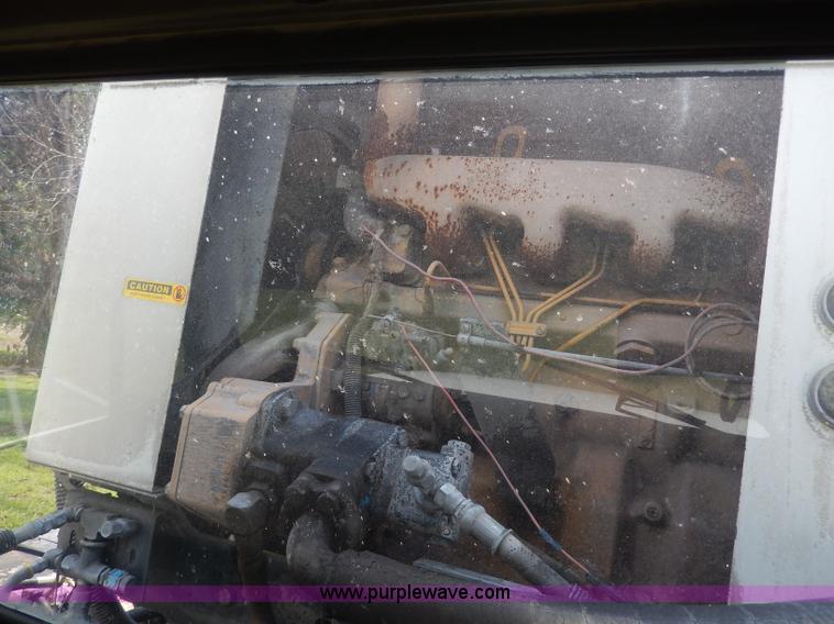 image for item I4371 1992 International 4600 street sweeper truck