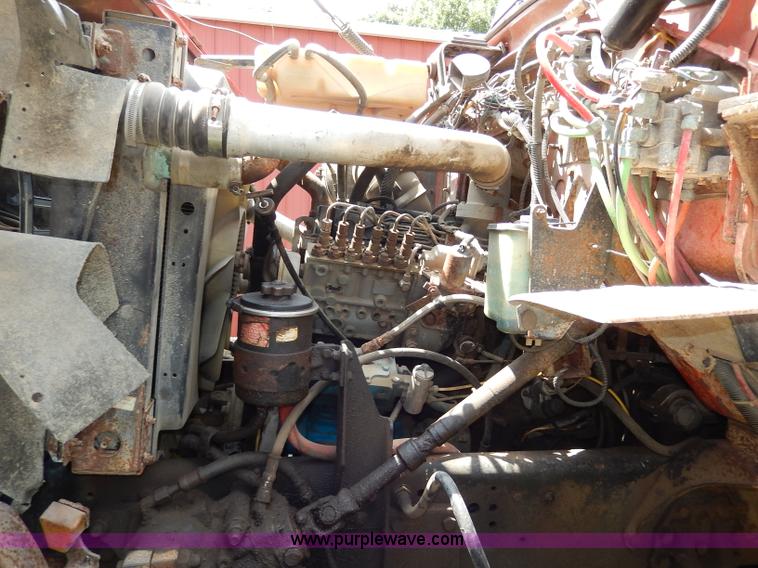 image for item I4437 1995 Ford L8000 dump truck