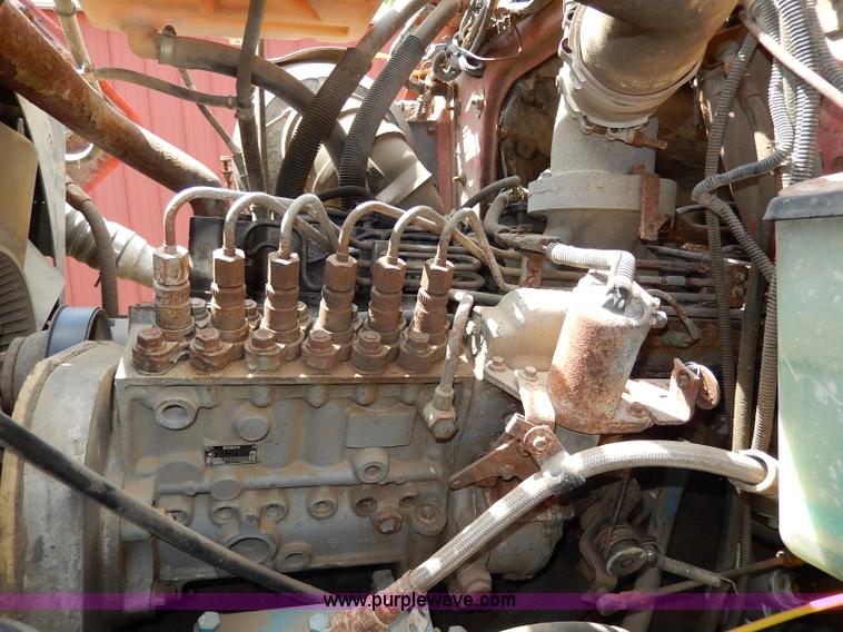 image for item I4437 1995 Ford L8000 dump truck