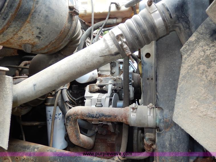 image for item I4437 1995 Ford L8000 dump truck