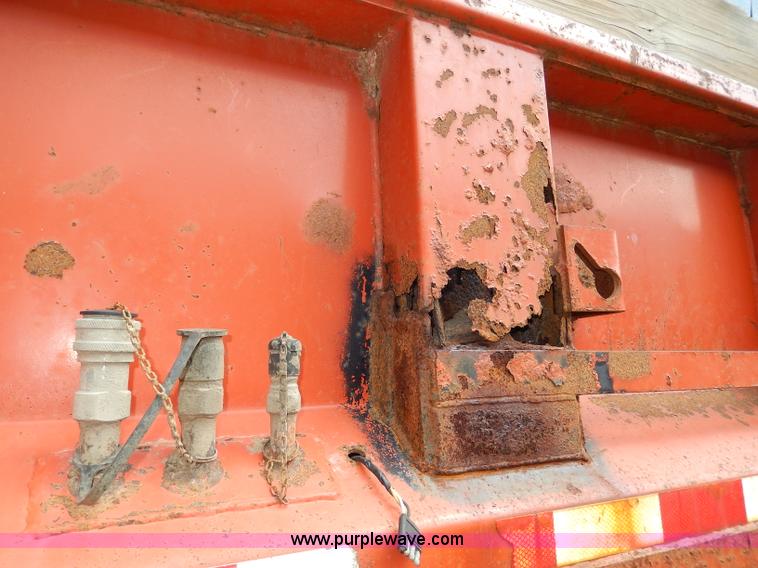 image for item I4437 1995 Ford L8000 dump truck