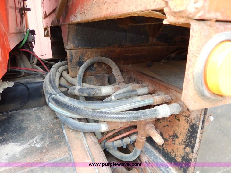 image for item I4437 1995 Ford L8000 dump truck