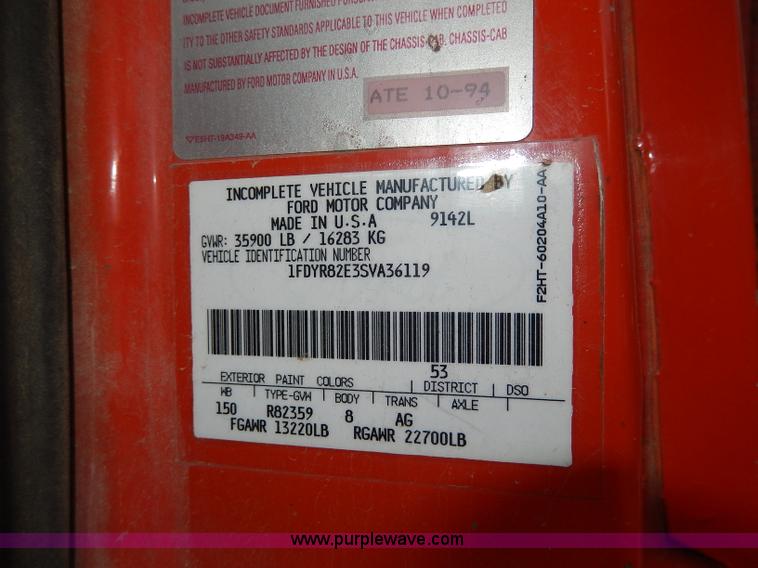 image for item I4437 1995 Ford L8000 dump truck