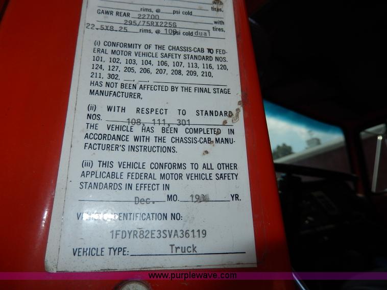 image for item I4437 1995 Ford L8000 dump truck