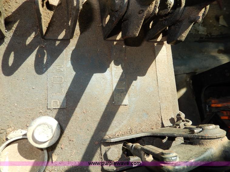 image for item I4438 1989 International S2500 dump truck