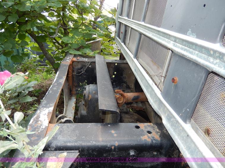 image for item I4438 1989 International S2500 dump truck