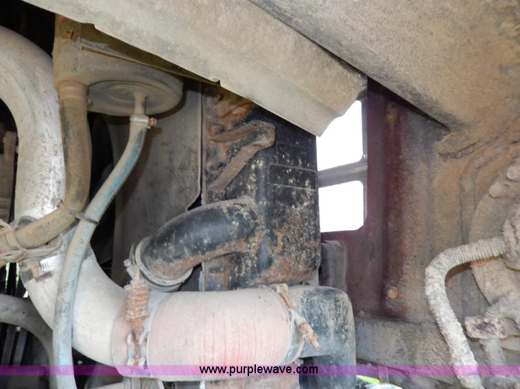 image for item I4438 1989 International S2500 dump truck