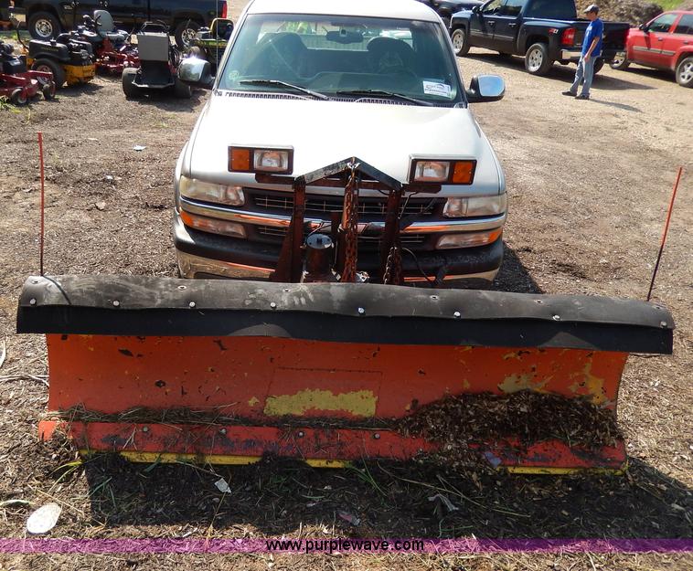 image for item I4439 1999 Chevrolet Silverado 2500 Extended Cab pickup truck