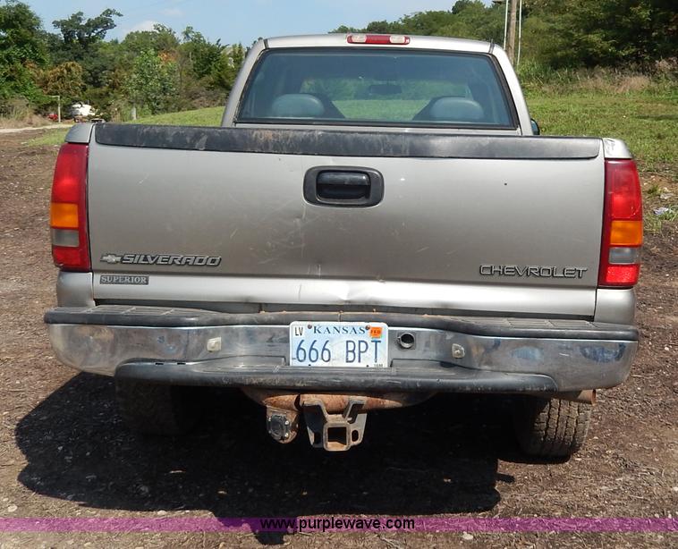 image for item I4439 1999 Chevrolet Silverado 2500 Extended Cab pickup truck