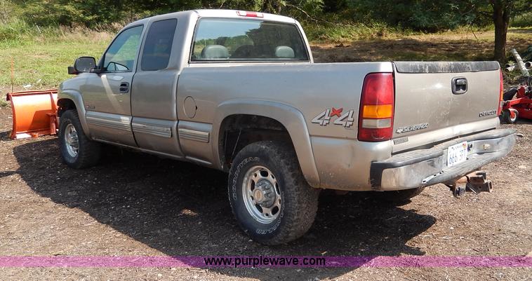 image for item I4439 1999 Chevrolet Silverado 2500 Extended Cab pickup truck