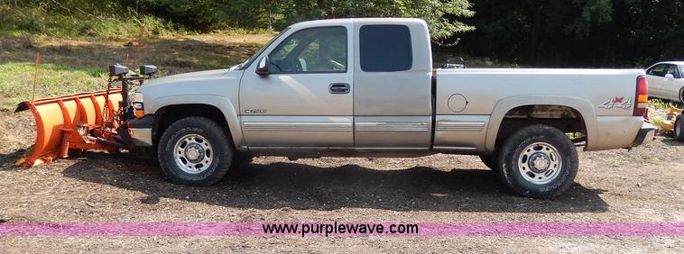 image for item I4439 1999 Chevrolet Silverado 2500 Extended Cab pickup truck