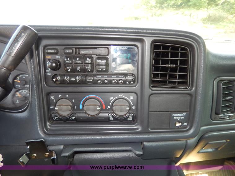 image for item I4439 1999 Chevrolet Silverado 2500 Extended Cab pickup truck