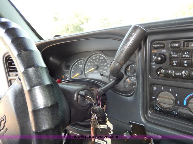 image for item I4439 1999 Chevrolet Silverado 2500 Extended Cab pickup truck