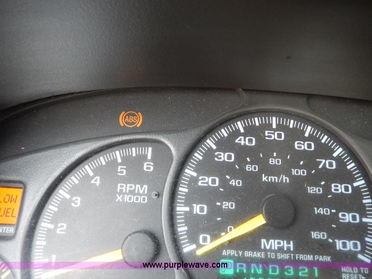 image for item I4439 1999 Chevrolet Silverado 2500 Extended Cab pickup truck