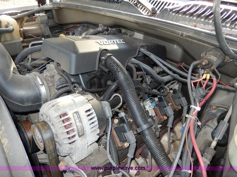 image for item I4439 1999 Chevrolet Silverado 2500 Extended Cab pickup truck