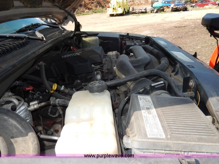 image for item I4439 1999 Chevrolet Silverado 2500 Extended Cab pickup truck