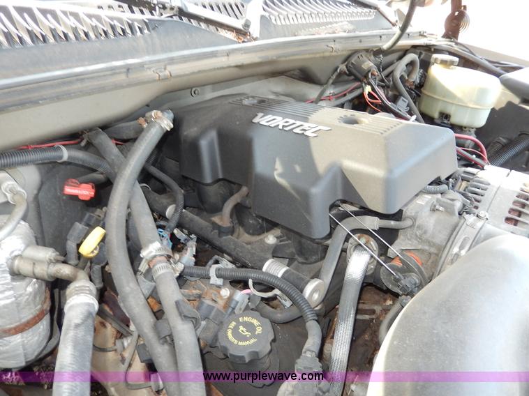 image for item I4439 1999 Chevrolet Silverado 2500 Extended Cab pickup truck