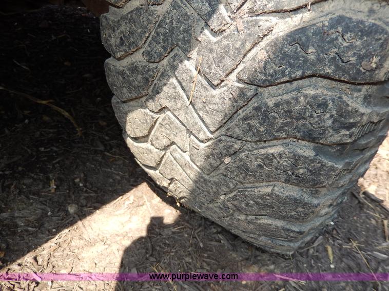 image for item I4439 1999 Chevrolet Silverado 2500 Extended Cab pickup truck