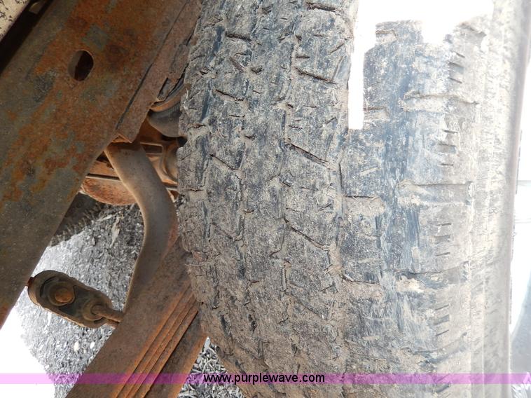 image for item I4439 1999 Chevrolet Silverado 2500 Extended Cab pickup truck