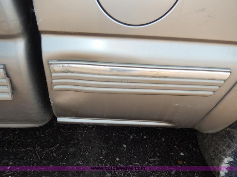 image for item I4439 1999 Chevrolet Silverado 2500 Extended Cab pickup truck