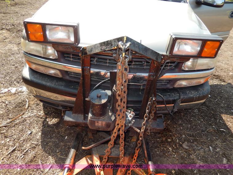 image for item I4439 1999 Chevrolet Silverado 2500 Extended Cab pickup truck