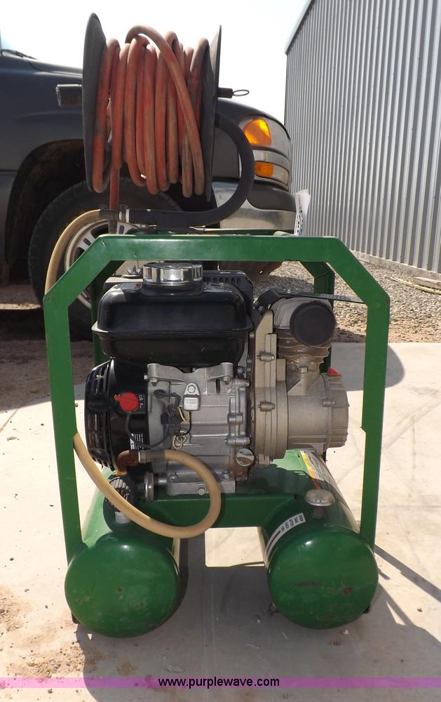 John Deere air compressor in Minneola, KS Item I7624 sold Purple Wave