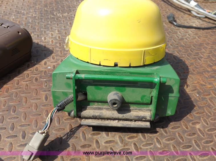 image for item I7644 John Deere mobile processor GPS system