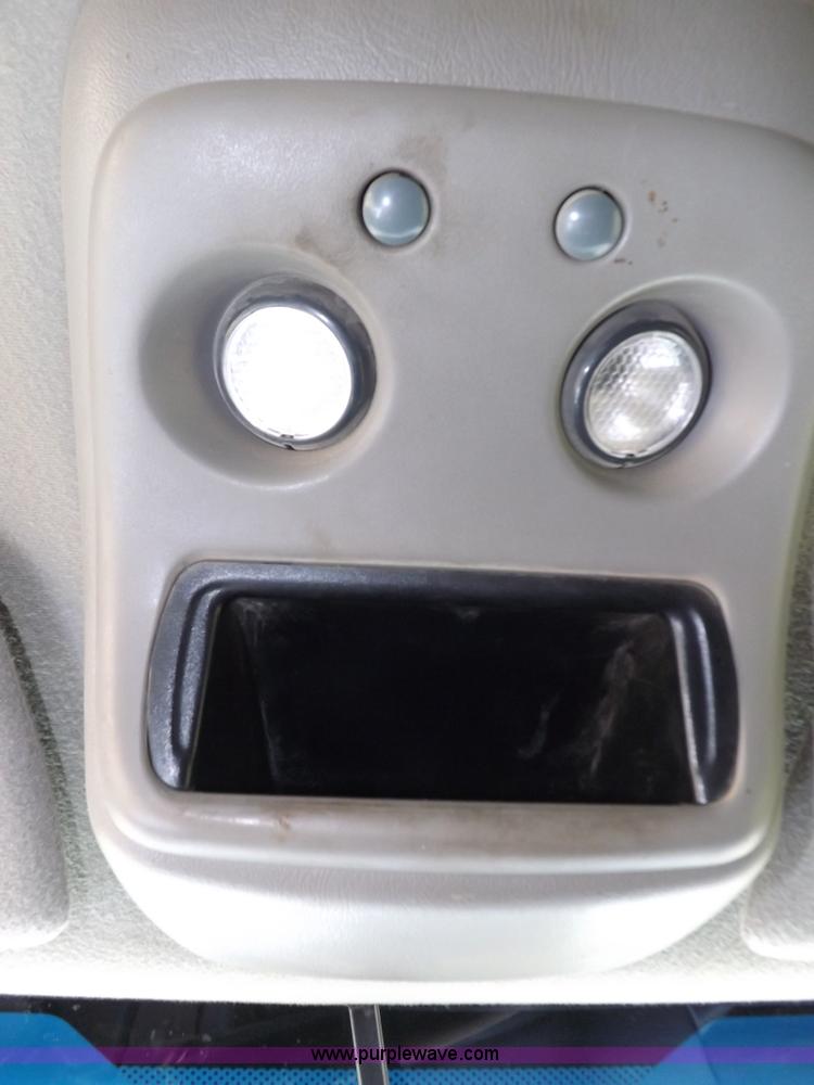 image for item I7648 2001 Chevrolet Silverado 2500HD LS Ext. Cab flatbed truck